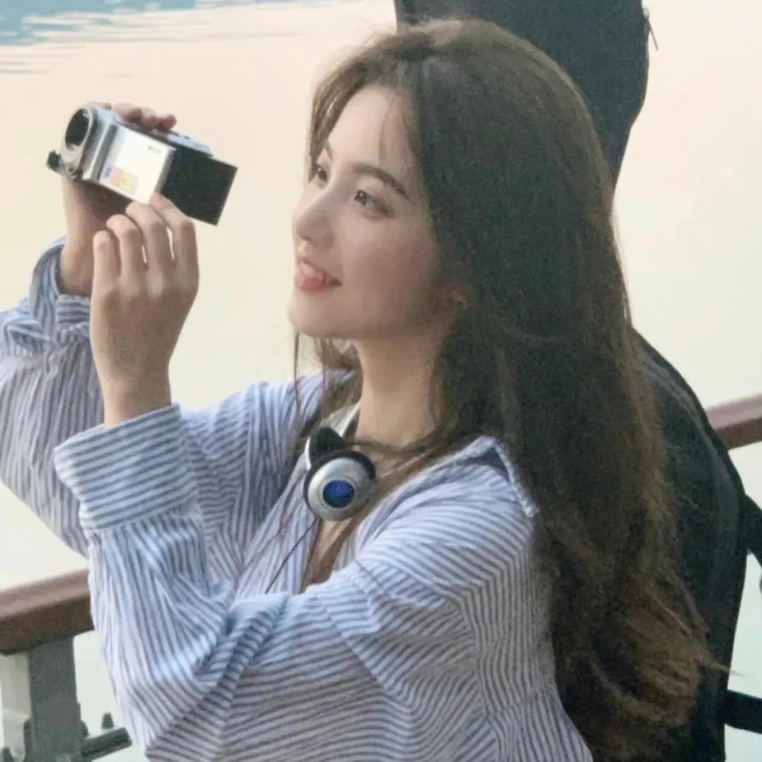 吞噬太阳的女子